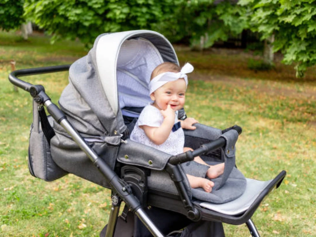 ergobaby 360 carrier Ergobaby Four Position 360 Cool Air Mesh Baby Carrier Carbon Grey main image 0