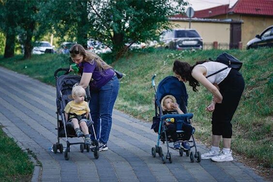 Pram Vs Stroller What s The Difference River Baby